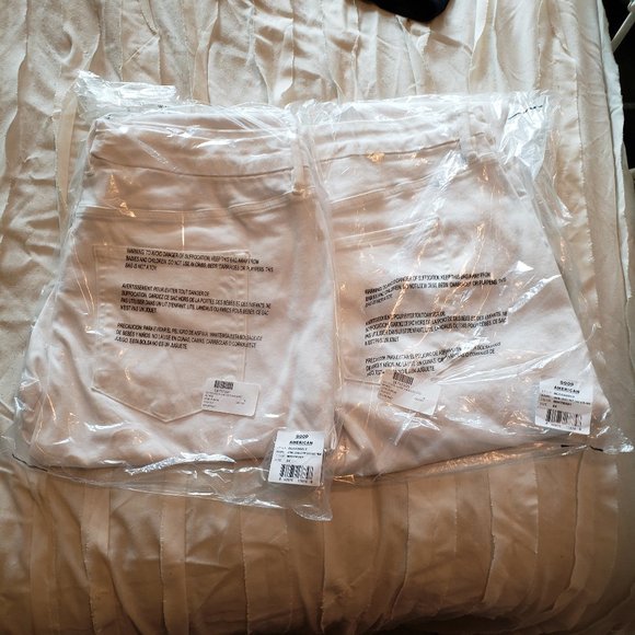 Good American Good Legs Crop Cascade Hem Jeans - Picture 10 of 14